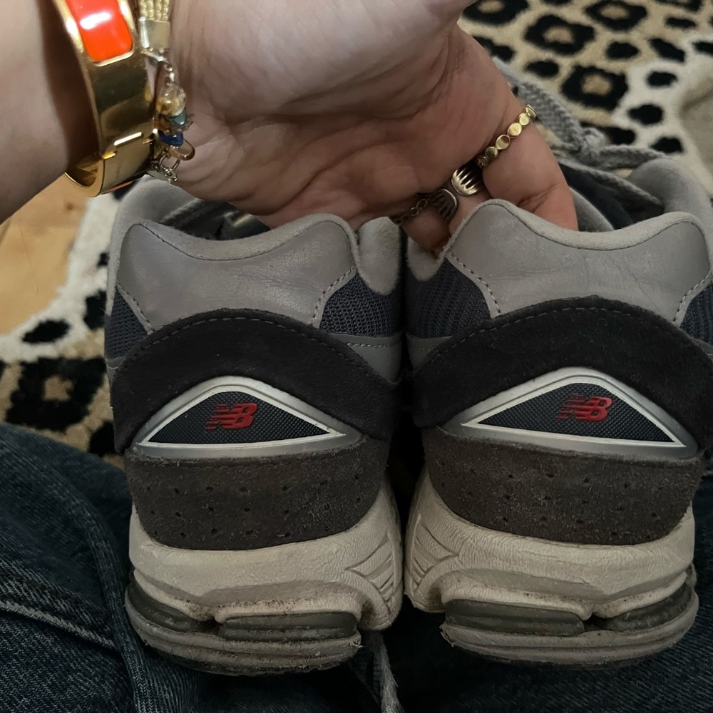 2002R shoes. - Picture 2 of 4